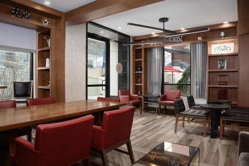 Fairfield Inn & Suites by Marriott New York Manhattan/Central Park - image 4