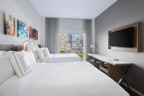 Fairfield Inn & Suites by Marriott New York Manhattan/Central Park - image 6