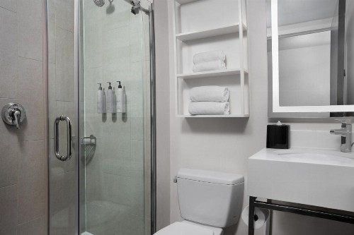 Fairfield Inn & Suites by Marriott New York Manhattan/Central Park - image 9