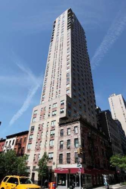 Oakwood Residence Midtown East - image 2