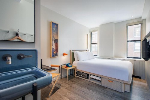 MOXY NYC Times Square - image 11