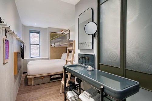 MOXY NYC Times Square - image 12