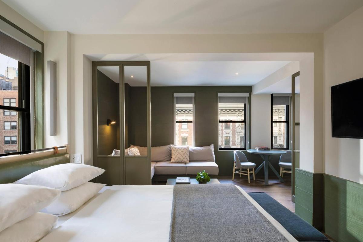MOXY NYC Times Square - image 7