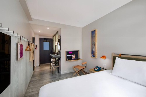 MOXY NYC Times Square - image 9