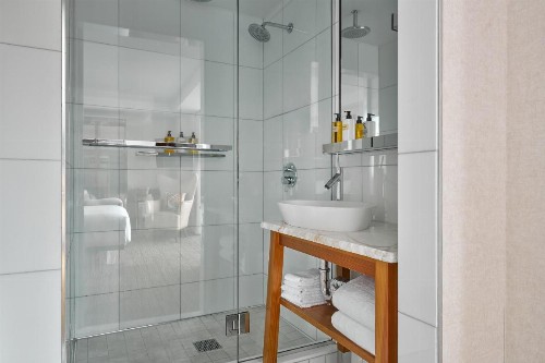 Mondrian Park Avenue - image 3