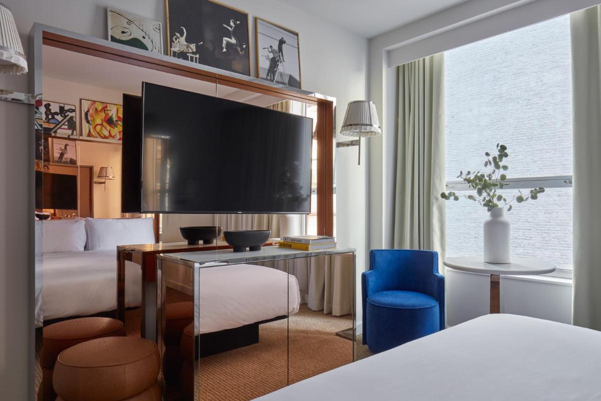 Mondrian Park Avenue - image 5