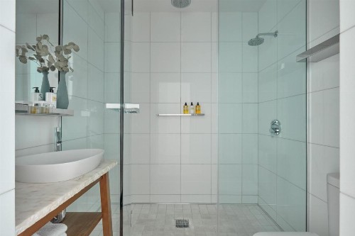 Mondrian Park Avenue - image 6