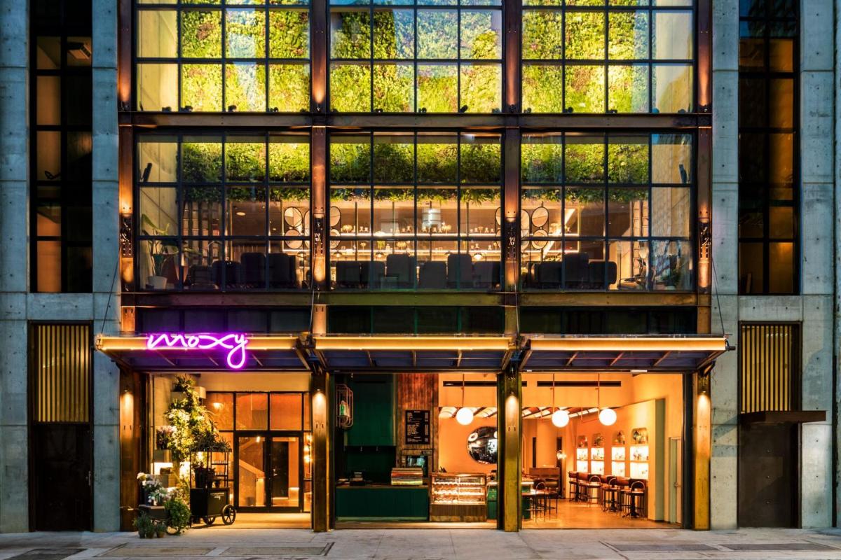 Moxy NYC Chelsea - image 4