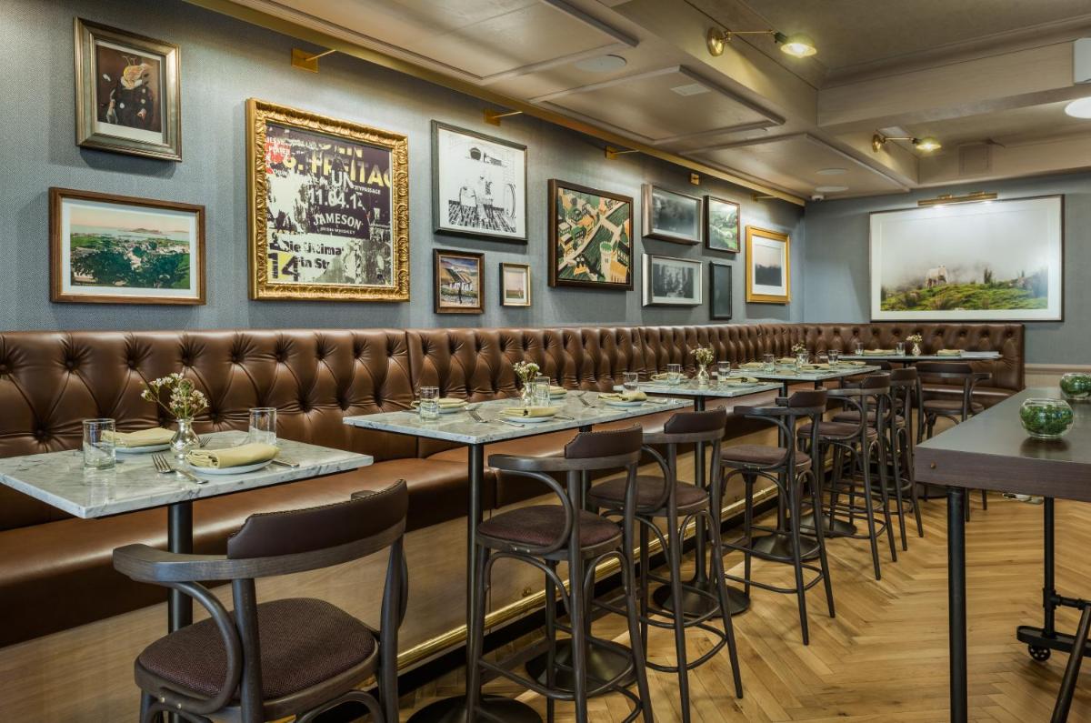 Merrion Row Hotel and Public House - image 4