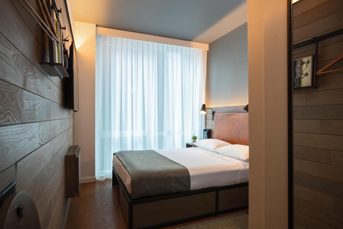 Moxy NYC Downtown - image 3