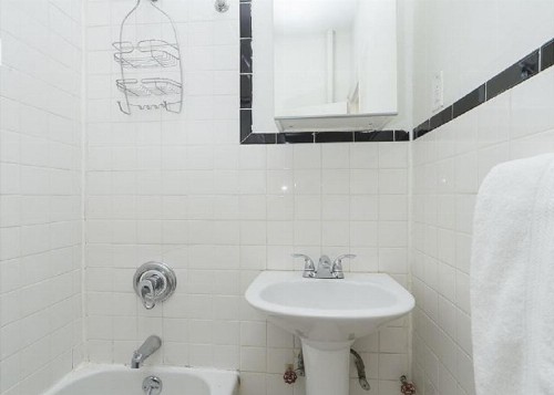 Central Manhattan Suites - image 10