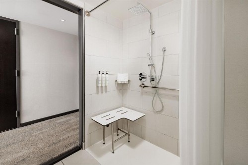 Fairfield Inn & Suites by Marriott New York Manhattan/Times Square South - image 10