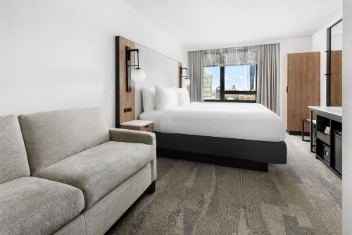 Fairfield Inn & Suites by Marriott New York Manhattan/Times Square South - image 11