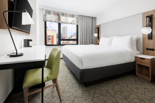 Fairfield Inn & Suites by Marriott New York Manhattan/Times Square South - image 13