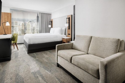 Fairfield Inn & Suites by Marriott New York Manhattan/Times Square South - image 22