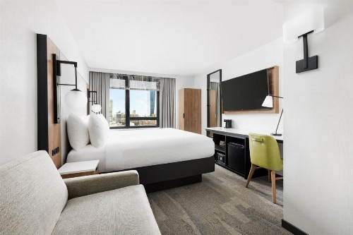 Fairfield Inn & Suites by Marriott New York Manhattan/Times Square South - image 28
