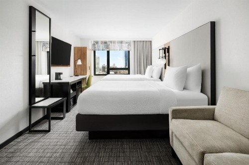 Fairfield Inn & Suites by Marriott New York Manhattan/Times Square South - image 37