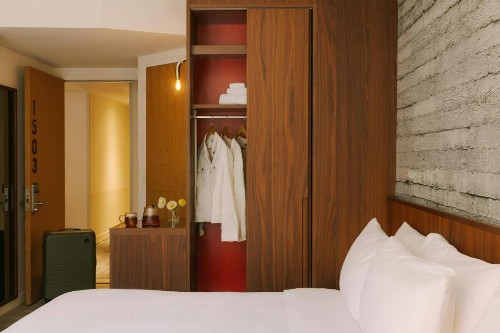 Hotel Henri - image 30