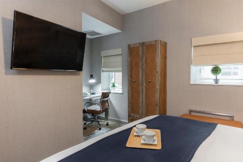 Artezen Hotel - image 4