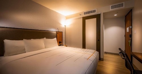 La Quinta by Wyndham Time Square South - image 12