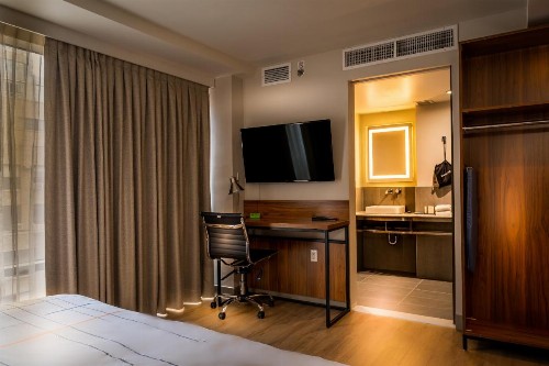 La Quinta by Wyndham Time Square South - image 21