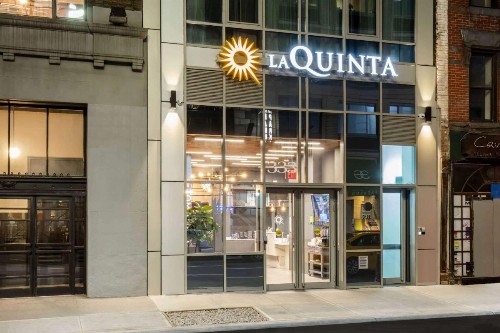 La Quinta by Wyndham Time Square South - image 3