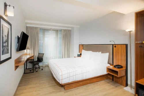 La Quinta by Wyndham Time Square South - image 35
