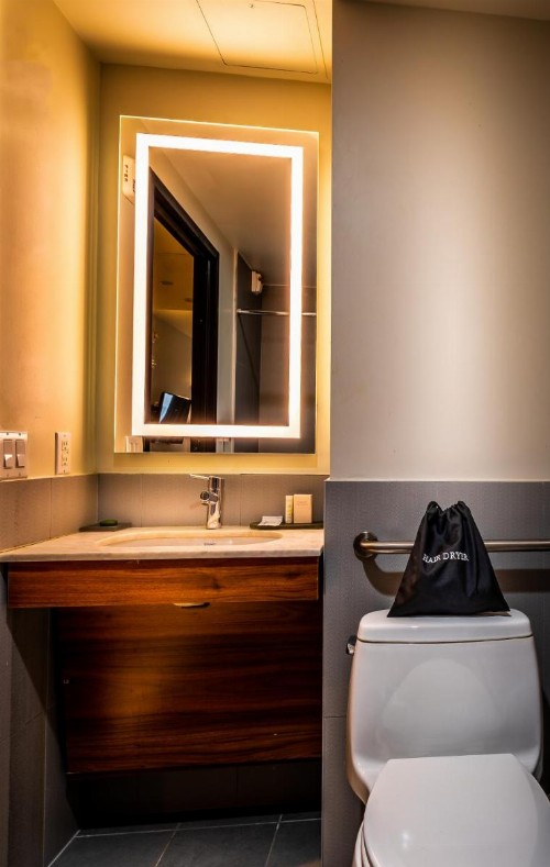 La Quinta by Wyndham Time Square South - image 4