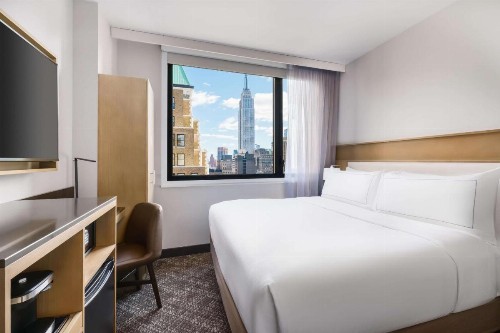 DoubleTree by Hilton New York Times Square South - image 13