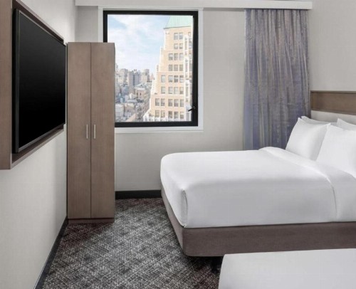DoubleTree by Hilton New York Times Square South - image 33
