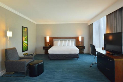 DoubleTree by Hilton Newark-Fremont - image 18