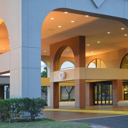 DoubleTree by Hilton Newark-Fremont - image 2
