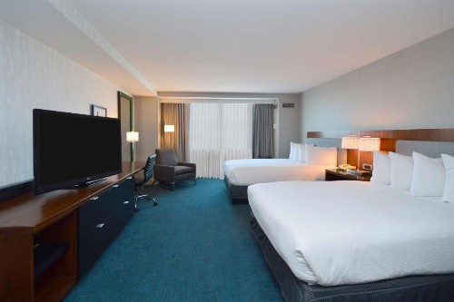 DoubleTree by Hilton Newark-Fremont - image 29