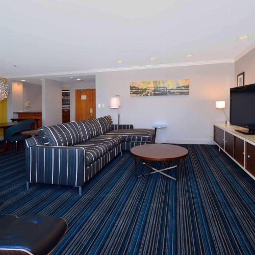 DoubleTree by Hilton Newark-Fremont - image 32
