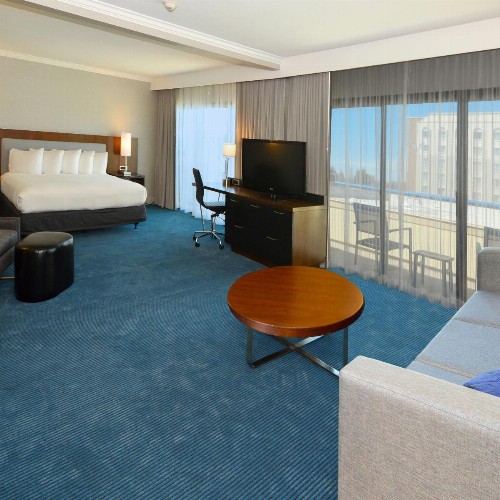 DoubleTree by Hilton Newark-Fremont - image 4
