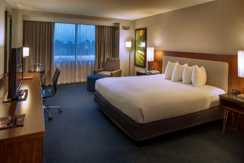 DoubleTree by Hilton Newark-Fremont - image 40