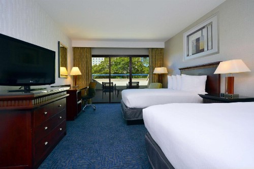 DoubleTree by Hilton Newark-Fremont - image 46