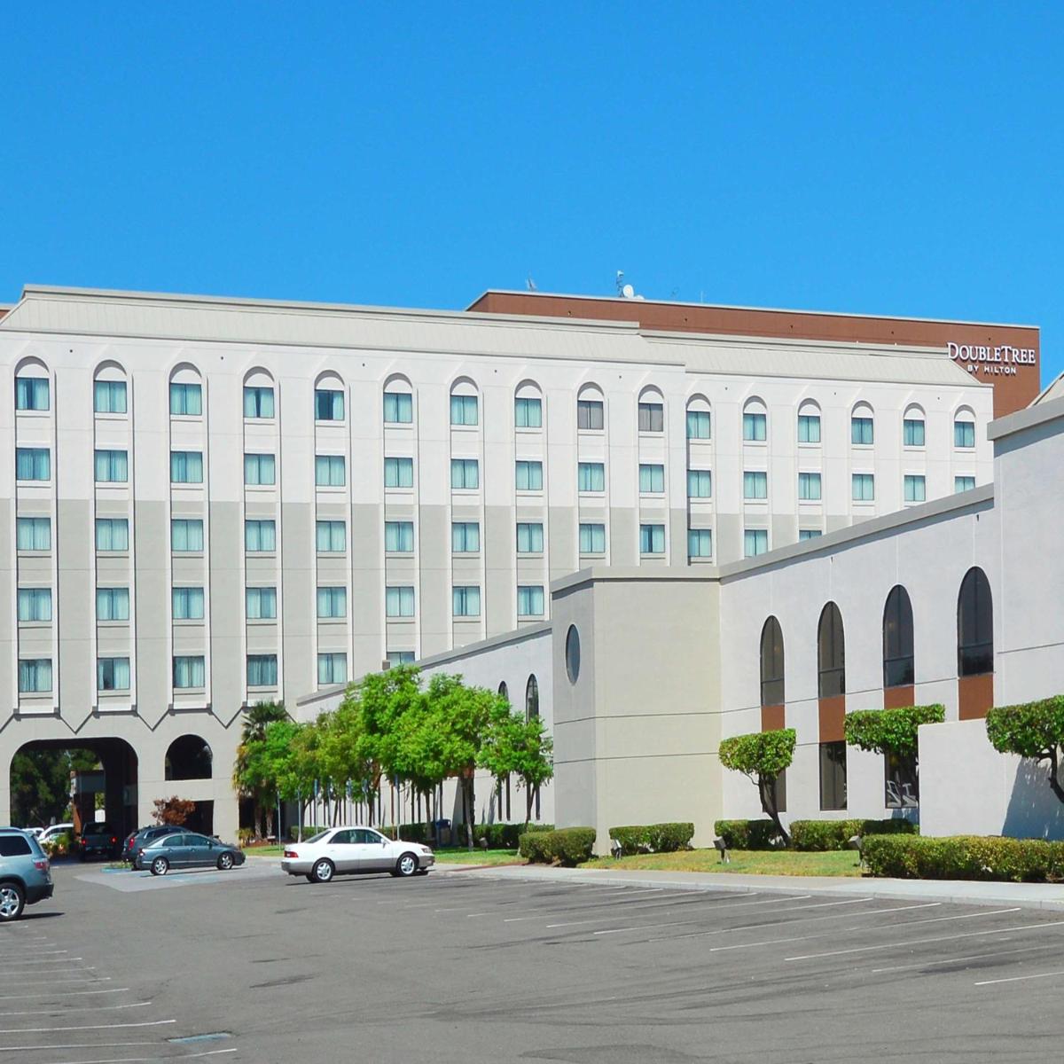 DoubleTree by Hilton Newark-Fremont - image 5