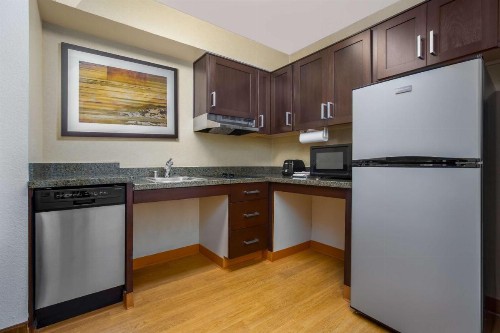 Homewood Suites by Hilton Newark Fremont - image 11