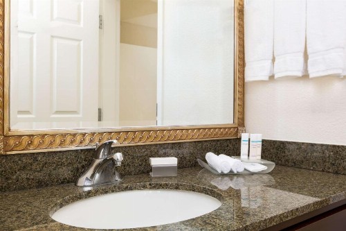 Homewood Suites by Hilton Newark Fremont - image 13