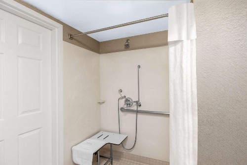 Homewood Suites by Hilton Newark Fremont - image 4