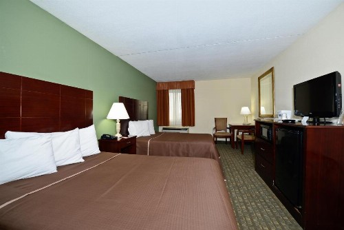 Howard Johnson by Wyndham Newark Airport - image 18