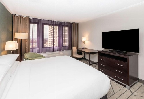DoubleTree by Hilton Newark Penn Station NJ - image 19