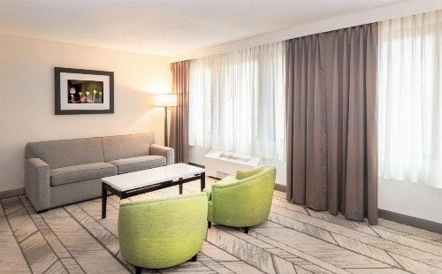 DoubleTree by Hilton Newark Penn Station NJ - image 22