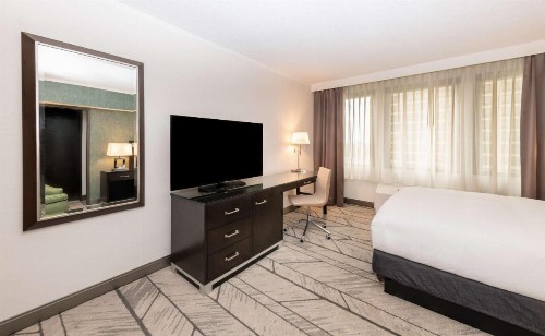 DoubleTree by Hilton Newark Penn Station NJ - image 23