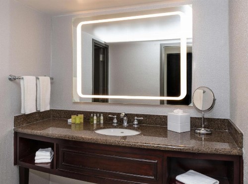 DoubleTree by Hilton Newark Penn Station NJ - image 28
