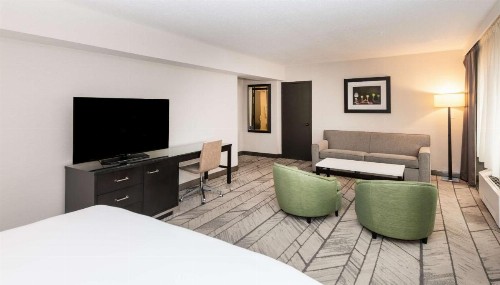 DoubleTree by Hilton Newark Penn Station NJ - image 31