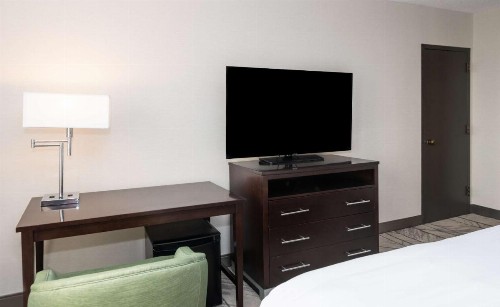 DoubleTree by Hilton Newark Penn Station NJ - image 33