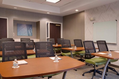 SpringHill Suites by Marriott Newark International Airport - image 17