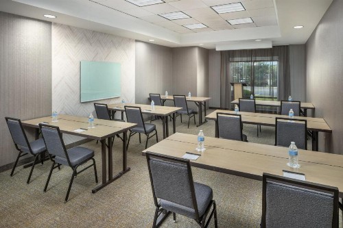 SpringHill Suites by Marriott Newark International Airport - image 18